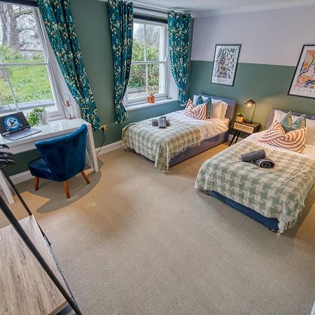 2 Bedroom Stylish Spacious Apt, Sleeps 6, Central Cheltenham, With Free Parking - By Blue Puffin Stays מראה חיצוני תמונה