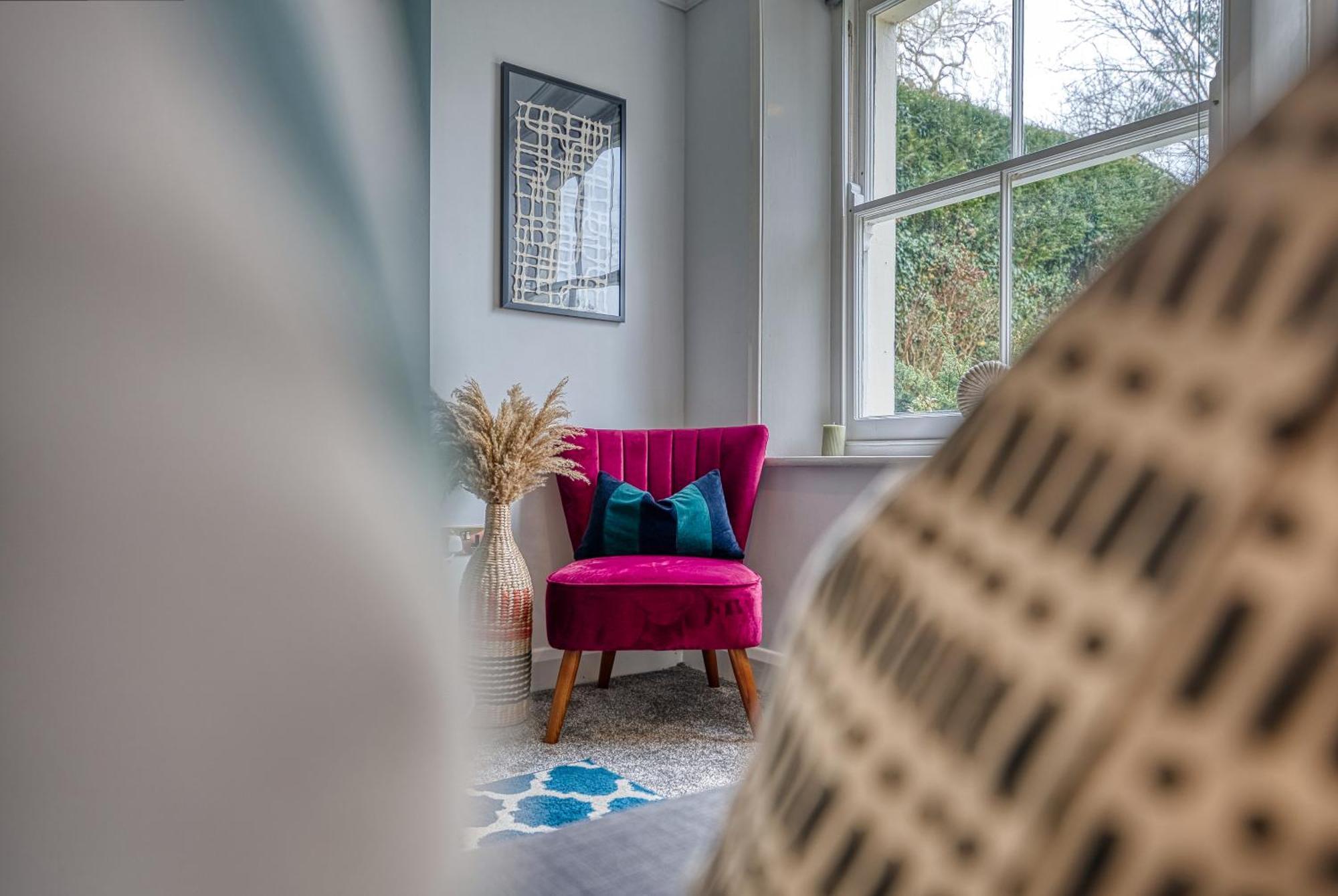 2 Bedroom Stylish Spacious Apt, Sleeps 6, Central Cheltenham, With Free Parking - By Blue Puffin Stays מראה חיצוני תמונה